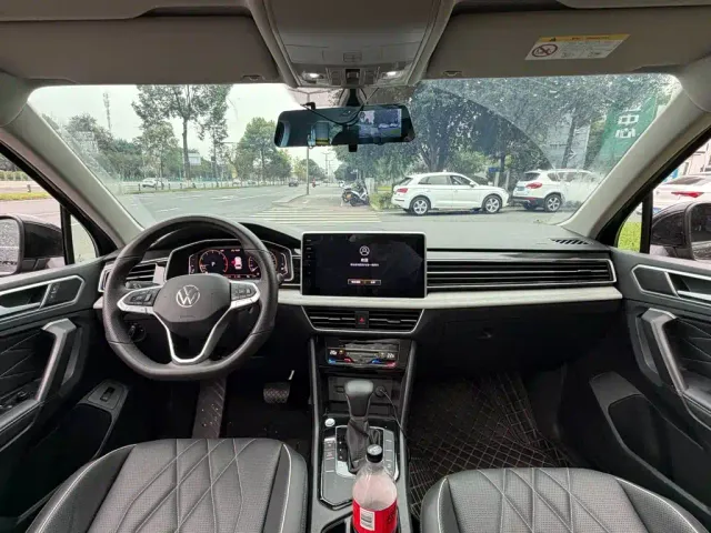 Volkswagen Tiguan L — Фото автомобиля 13