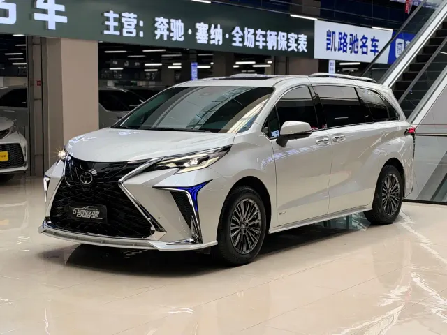 Фотография автомобиля — Toyota Sienna