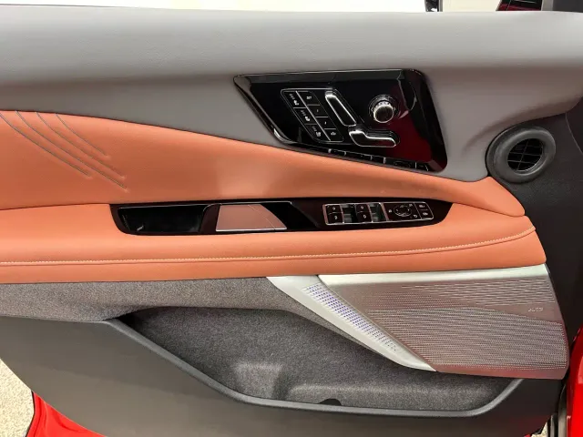 Cadillac Optiq — Фото автомобиля 12