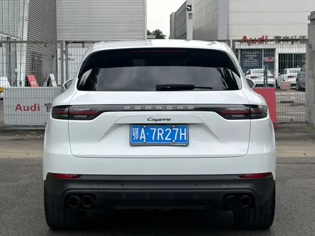 Porsche Cayenne — Фото автомобиля 16