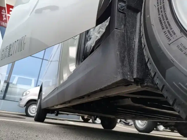 Maxus EV30 — Фото автомобиля 18