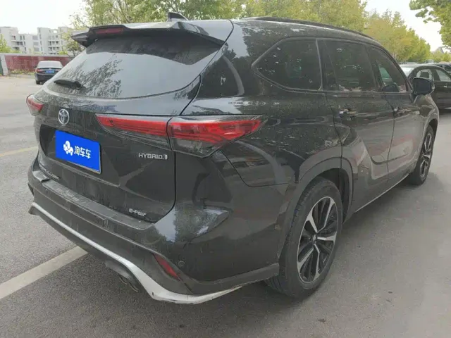Toyota Crown Kluger — Фото автомобиля 3