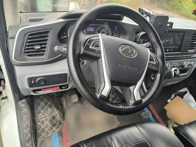 Maxus Xintu V80 — Фото автомобиля 2