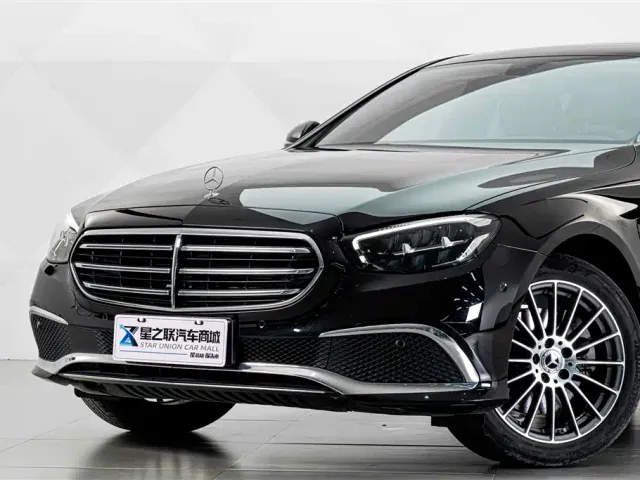 Mercedes-Benz E-Class — Фото автомобиля 3