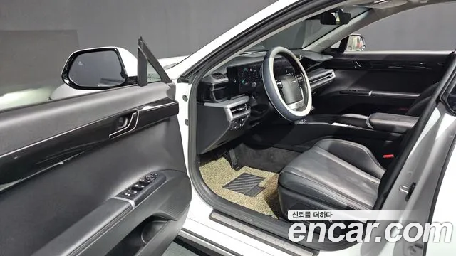 Hyundai Grandeur Grandeur (GN7) 2.5 Бензин 2WD — Фото автомобиля 10