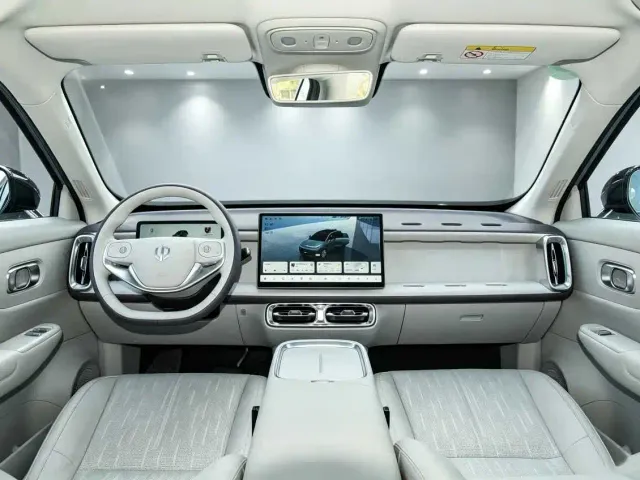 Leapmotor B10 — Фото автомобиля 5