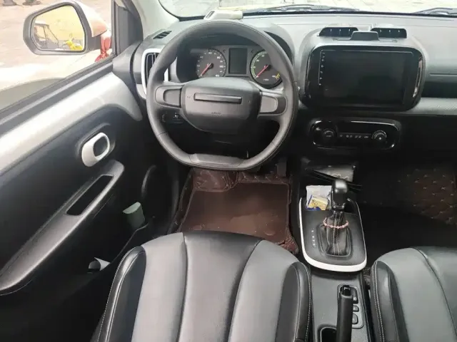 Roewe Clever — Фото автомобиля 6