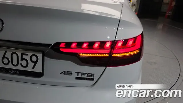 Audi A4 45 TFSI quattro Premium — Фото автомобиля 20