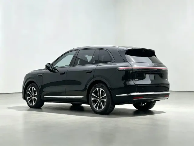 Aito M7 — Фото автомобиля 8