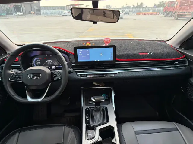 Geely Emgrand — Фото автомобиля 9