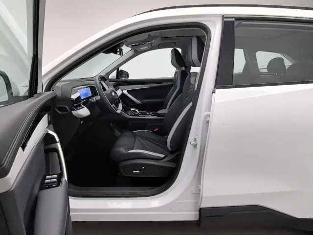 Geely Boyue L — Фото автомобиля 10