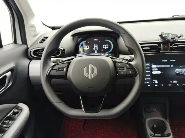 Leapmotor T03 — Фото автомобиля 15