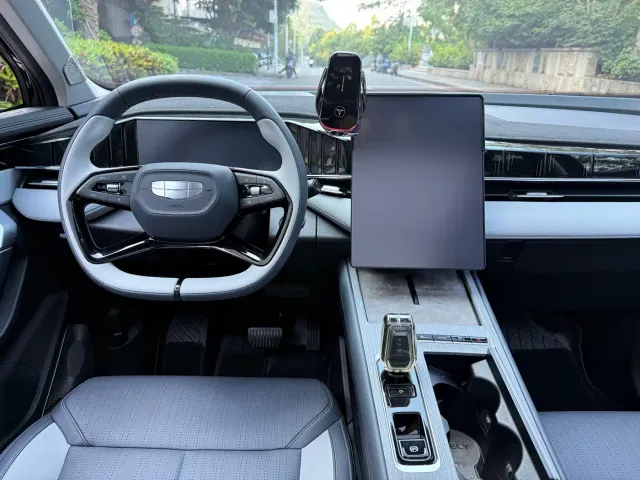 Geely Boyue L — Фото автомобиля 7