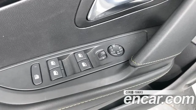 Peugeot 208 — Фото автомобиля 28