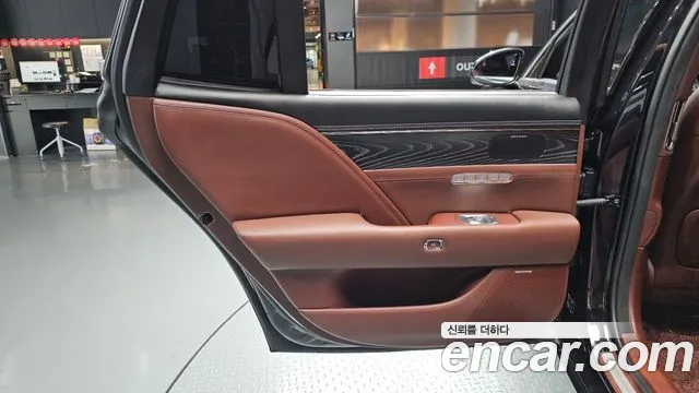 Genesis G90 Бензин 3.5 турбо AWD — Фото автомобиля 25