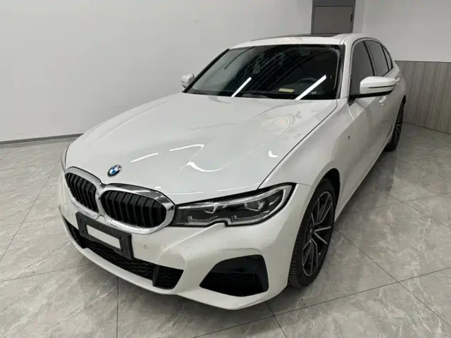 Фотография автомобиля — BMW 3 Series