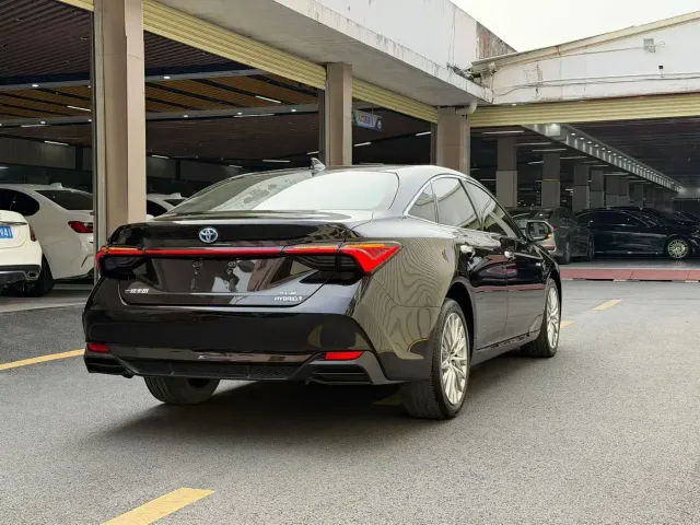 Toyota Avalon — Фото автомобиля 7