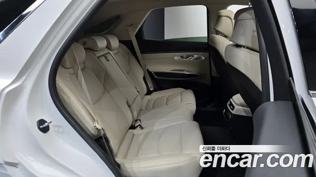 Genesis GV70 2.5T Бензин AWD — Фото автомобиля 8