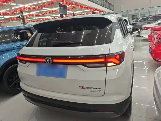 Changan CS35 Plus — Фото автомобиля 5