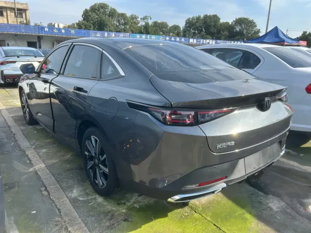 Changan Eado — Фото автомобиля 7