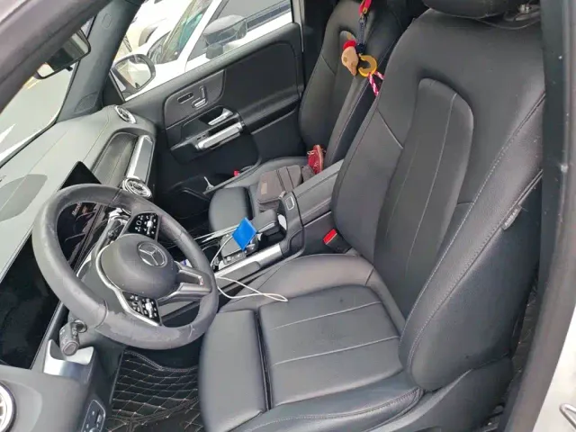 Mercedes-Benz EQB — Фото автомобиля 16