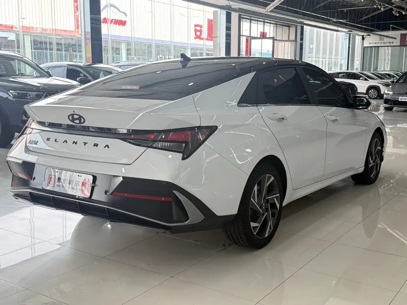 Hyundai Elantra 2023 1.5L CVT GLX Elite Edition — Фото автомобиля 5