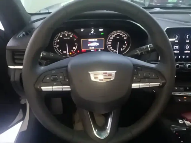 Cadillac CT4 — Фото автомобиля 10