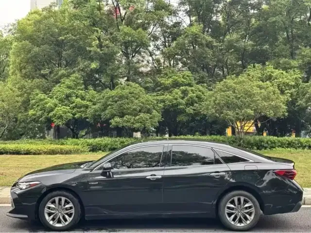Toyota Avalon — Фото автомобиля 3