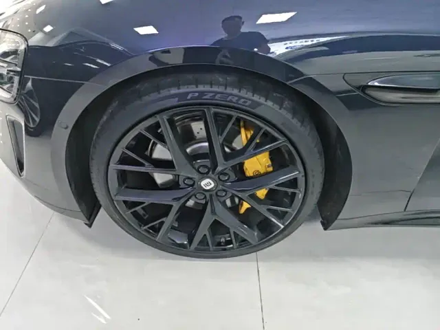 Xiaomi SU7 — Фото автомобиля 22