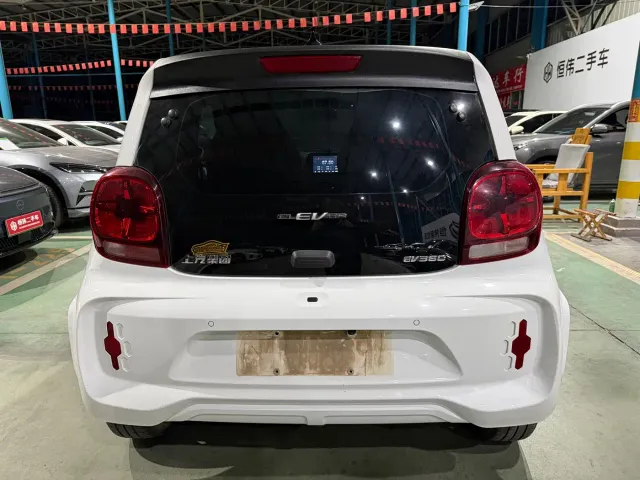 Roewe Clever — Фото автомобиля 5
