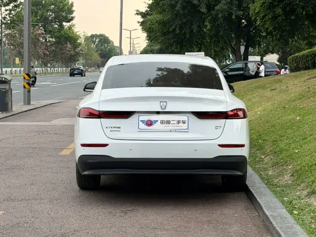 Roewe D7 — Фото автомобиля 5