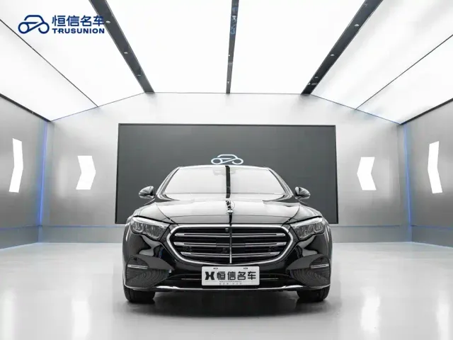 Mercedes-Benz E-Class — Фото автомобиля 2