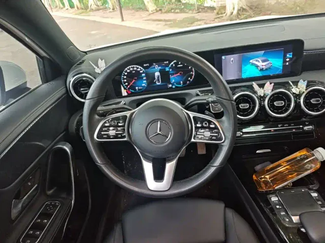 Mercedes-Benz Mercedes-Benz A-Class 2021 A 200 L Sport Sedan Dynamic Type — Фото автомобиля 10