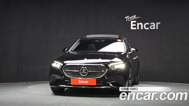 Mercedes-Benz E-Class — Фото автомобиля 3