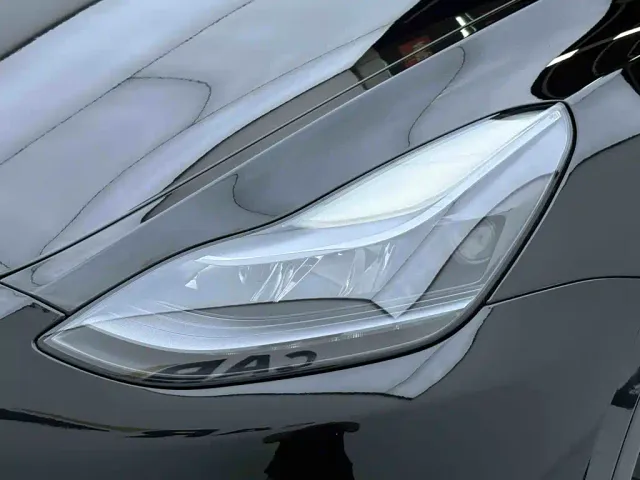 Tesla Model Y — Фото автомобиля 7