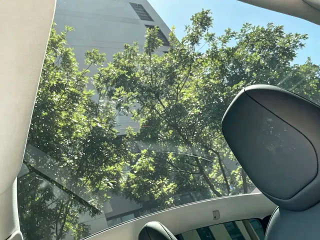 Tesla Model Y — Фото автомобиля 8