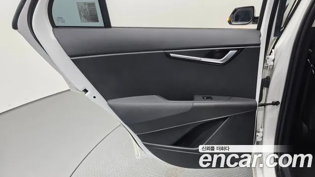 Kia Niro — Фото автомобиля 14