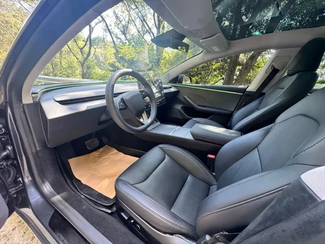 Tesla Model 3 — Фото автомобиля 7