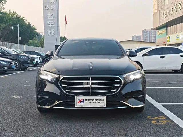 Mercedes-Benz E-Class — Фото автомобиля 4