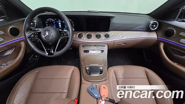 Mercedes-Benz E-Class — Фото автомобиля 7