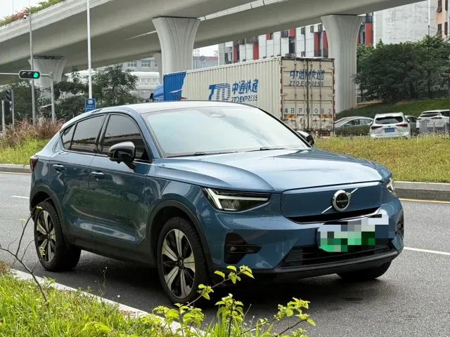 Volvo C40 — Фото автомобиля 3