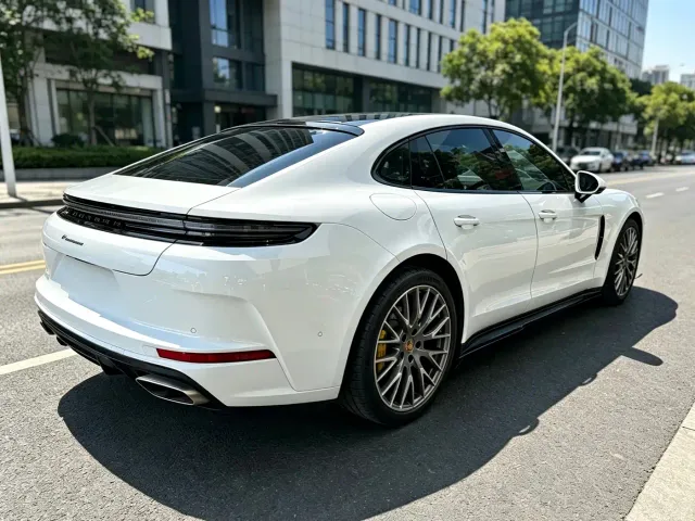 Porsche Panamera — Фото автомобиля 8