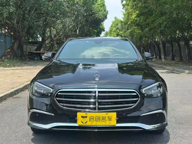 Mercedes-Benz E-Class — Фото автомобиля 3