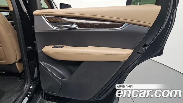 Cadillac XT6 — Фото автомобиля 25