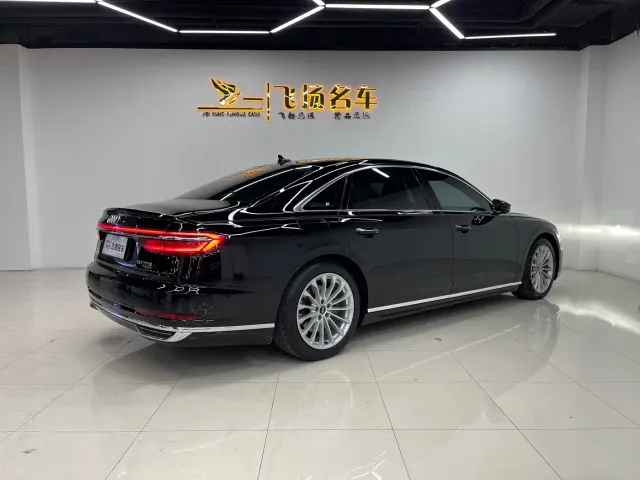 Audi A8 — Фото автомобиля 15