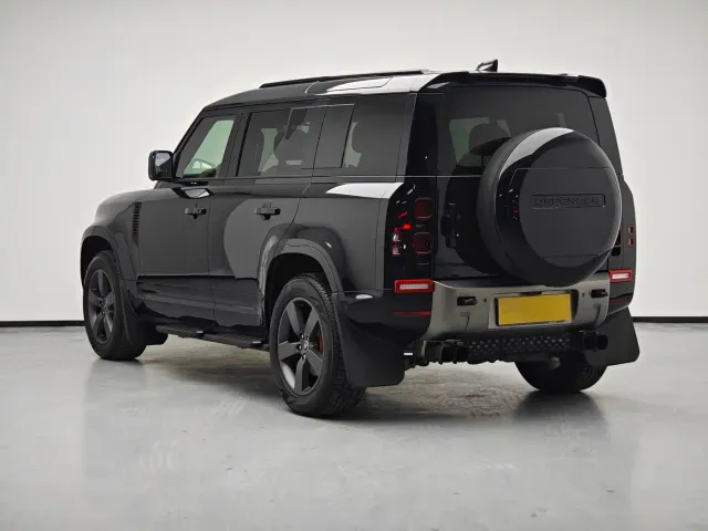 Land Rover Defender — Фото автомобиля 5