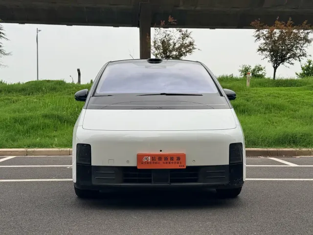 Li Auto MEGA — Фото автомобиля 2