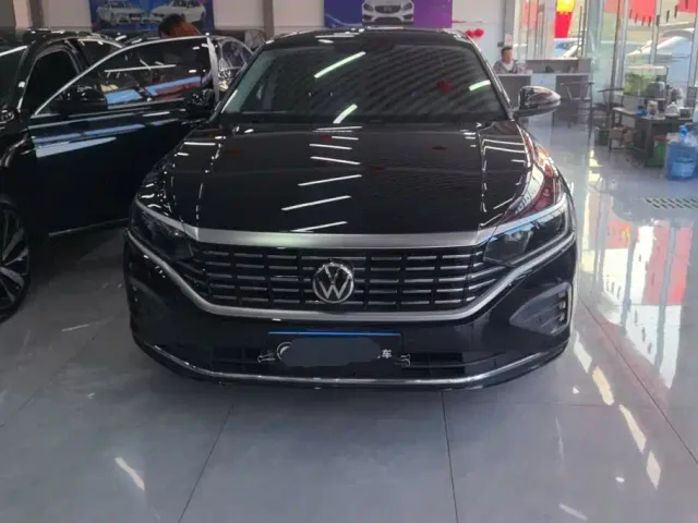 Volkswagen Passat — Фото автомобиля 2