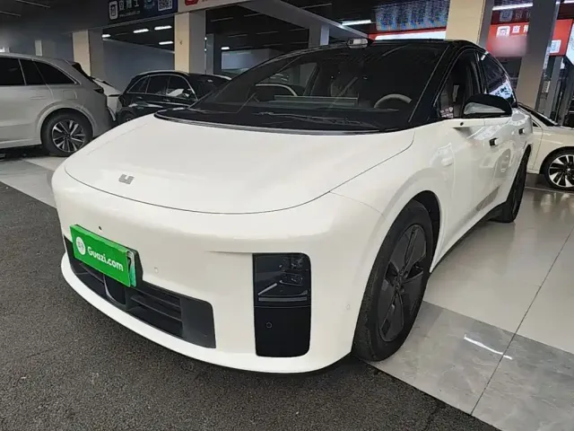 Фотография автомобиля — Li Auto i6