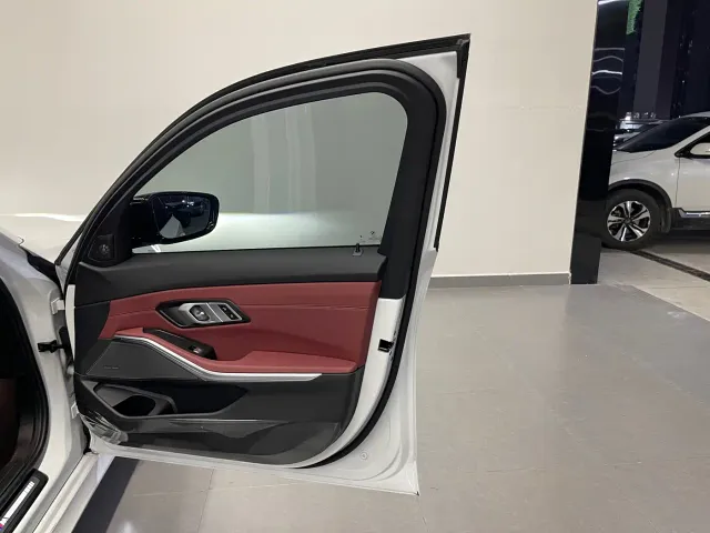 BMW 3 Series — Фото автомобиля 29